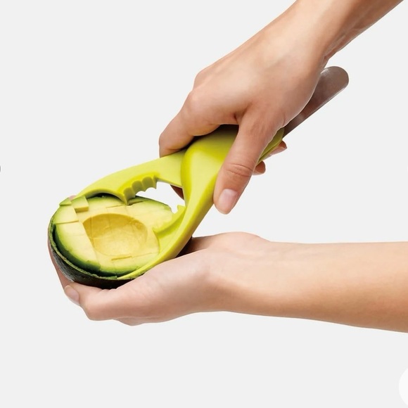 Chef'n Avoquado Green Plastic 4 in 1 Avocado Tool - - Picture 9 of 9